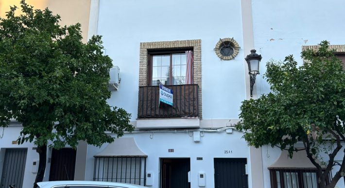 Acogedor Piso con Azotea Privada en zona El Barrio.- Calle Cañuelos!
