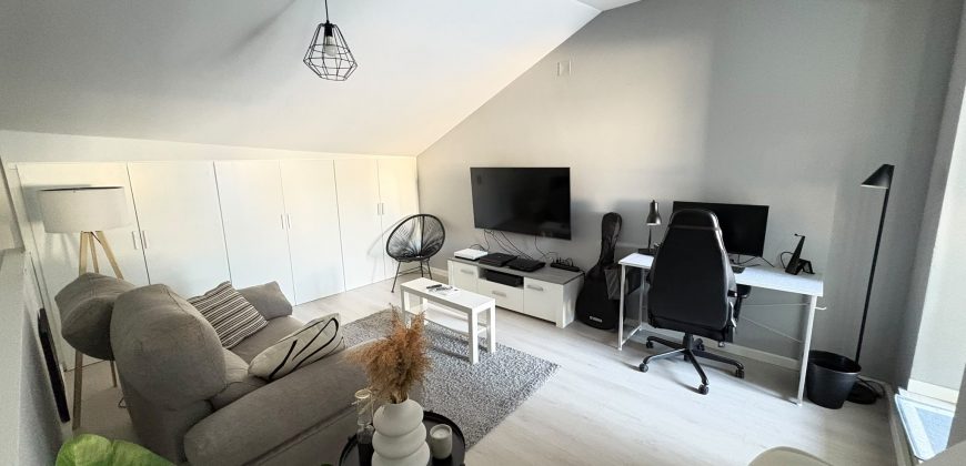 Acogedor Piso con Azotea Privada en zona El Barrio.- Calle Cañuelos!
