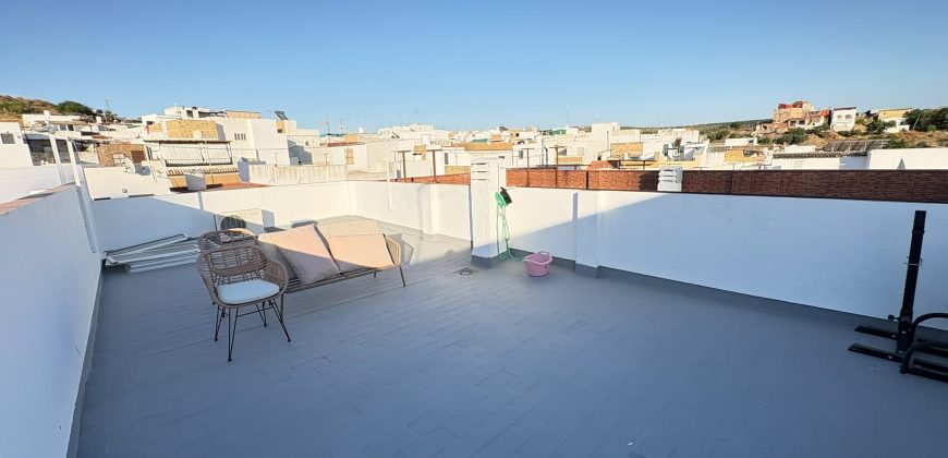 Acogedor Piso con Azotea Privada en zona El Barrio.- Calle Cañuelos!