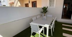 Exclusiva vivienda en Urbanización Privada con Piscina. Calle Romero Ressendi!