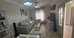 Exclusiva vivienda en Urbanización Privada con Piscina. Calle Romero Ressendi!