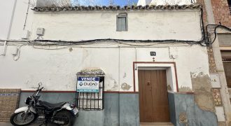 CASA PARA DERRIBO EN BARRIO SAN MIGUEL