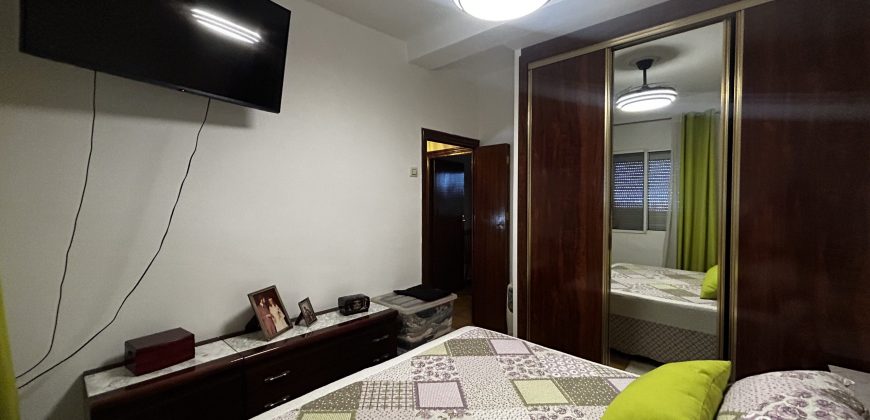 Se vende magnífico dúplex alto en la zona del Monumento, en el Barrio Bajo de San Juan.