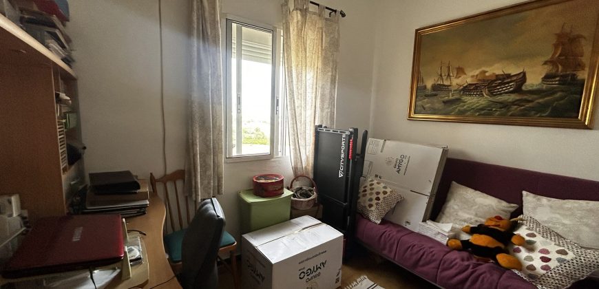 Se vende magnífico dúplex alto en la zona del Monumento, en el Barrio Bajo de San Juan.