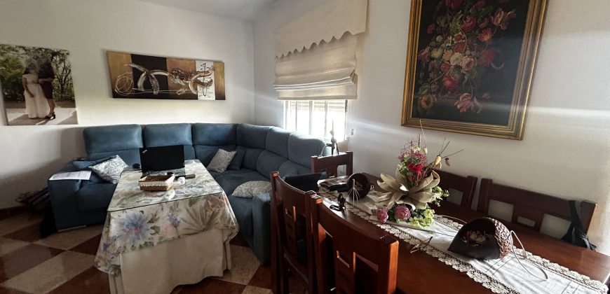 Se vende magnífico dúplex alto en la zona del Monumento, en el Barrio Bajo de San Juan.
