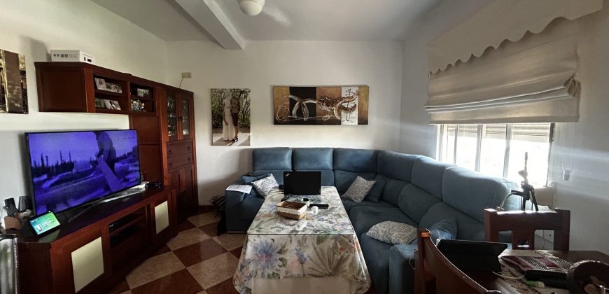 Se vende magnífico dúplex alto en la zona del Monumento, en el Barrio Bajo de San Juan.