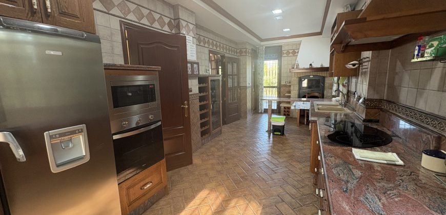 CHALET INDEPENDIENTE CON LICENCIA DE VIVIENDA TURÍSTICA DE ALOJAMIENTO RURAL EN MAIRENA DEL ALCOR