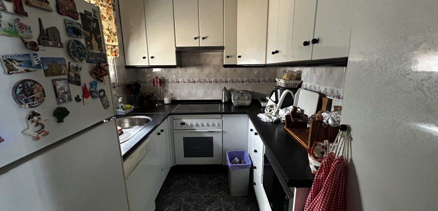 Se vende magnífico dúplex alto en la zona del Monumento, en el Barrio Bajo de San Juan.
