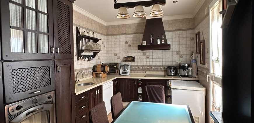 ESPECTACULAR VIVIENDA EN BARRIO LA GUITA
