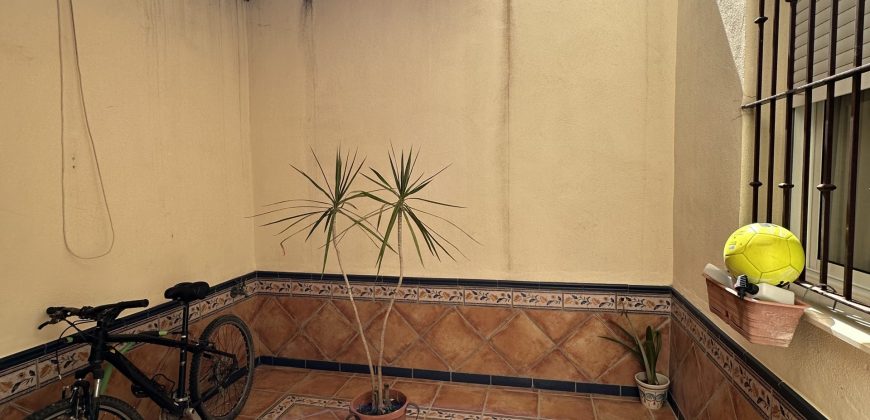 ESPECTACULAR VIVIENDA EN BARRIO LA GUITA
