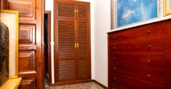 Magnífica casa de tres plantas en pleno corazón de Camas