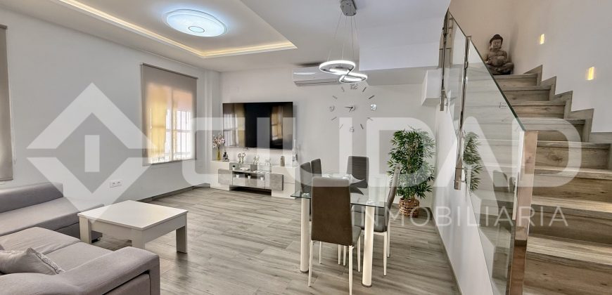 Casa adosada totalmente reformada en Zona Bulevar