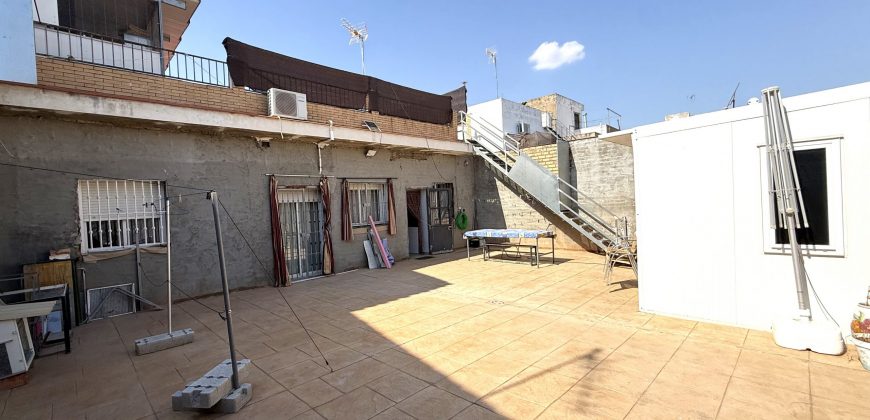 Magnífica casa en pleno corazón de Santiponce