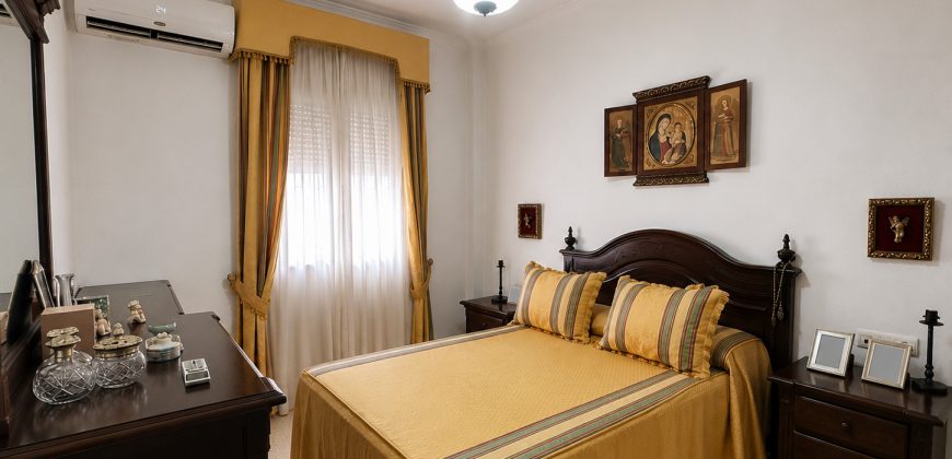PISO BAJO DE 3 HABITACIONES