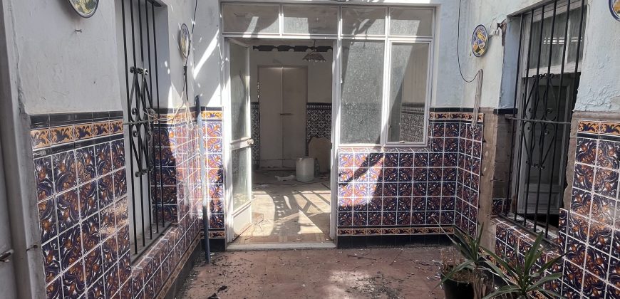 CASA EN PLANTA BAJA PARA REFORMAR EN EL ARENAL