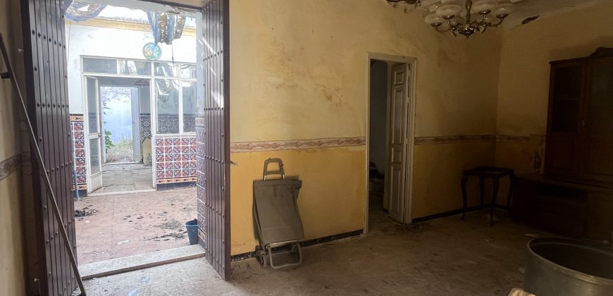 CASA EN PLANTA BAJA PARA REFORMAR EN EL ARENAL