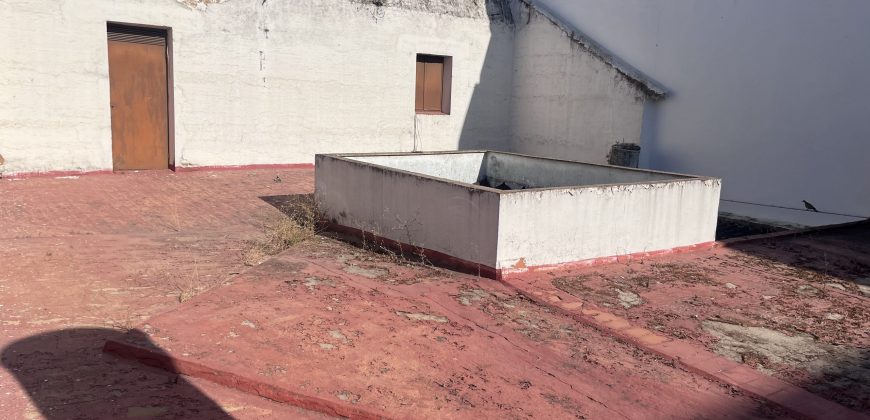 CASA EN PLANTA BAJA PARA REFORMAR EN EL ARENAL