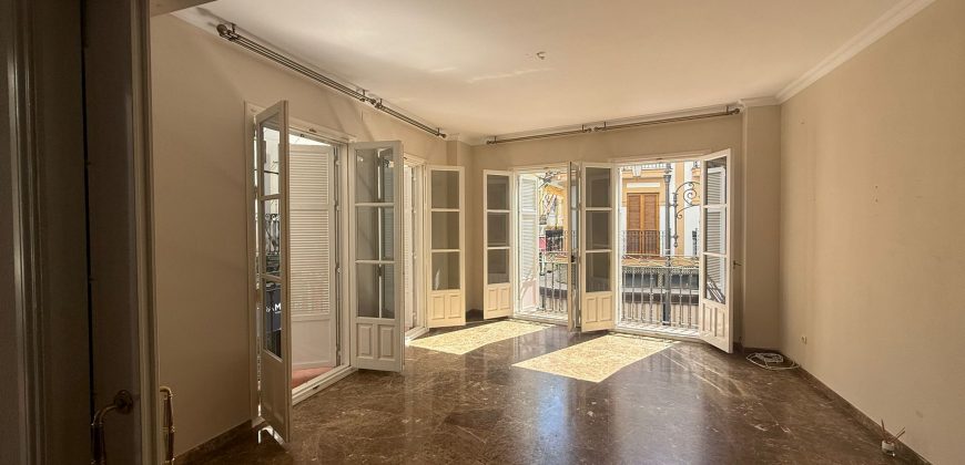 Magnifico piso en calle Pozo Nuevo con Plaza de Garaje.- Zona Centro!