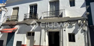 Casa a reformar en Barrio Alto- Casco Antiguo