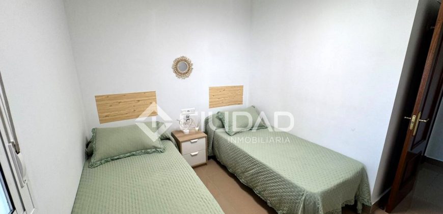 Piso junto a la playa, Las Piletas