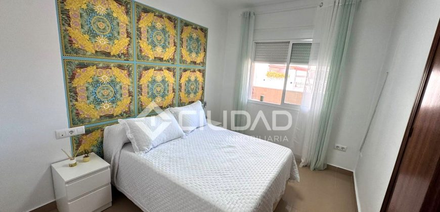 Piso junto a la playa, Las Piletas