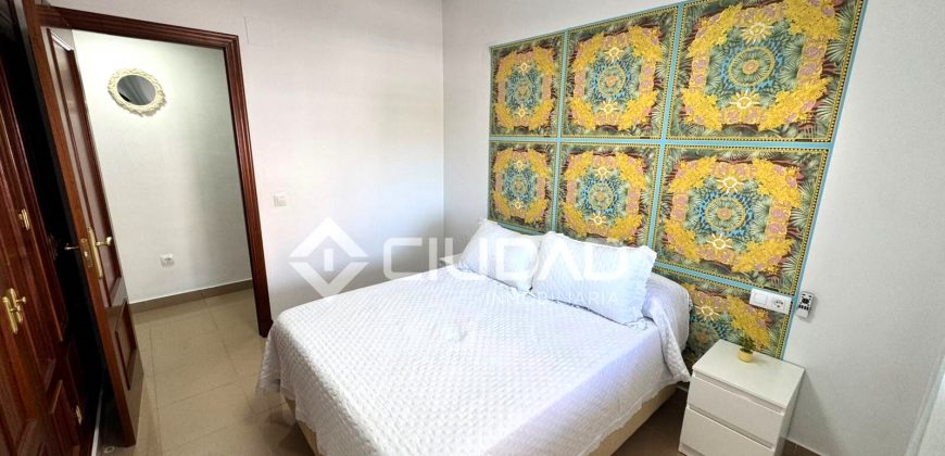 Piso junto a la playa, Las Piletas