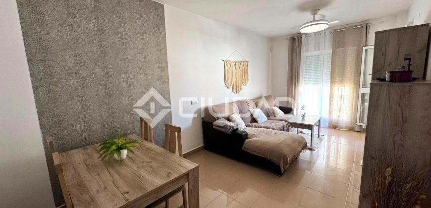 Piso junto a la playa, Las Piletas