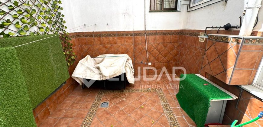 Piso con garaje y patio en Centro/Playa