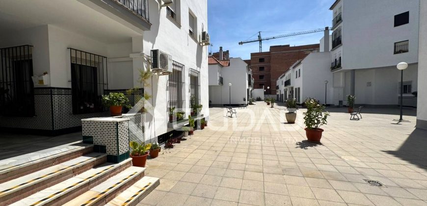 Piso con garaje y patio en Centro/Playa