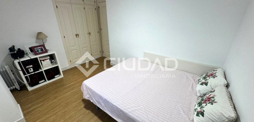 Piso con amplio patio en Martín Miguel