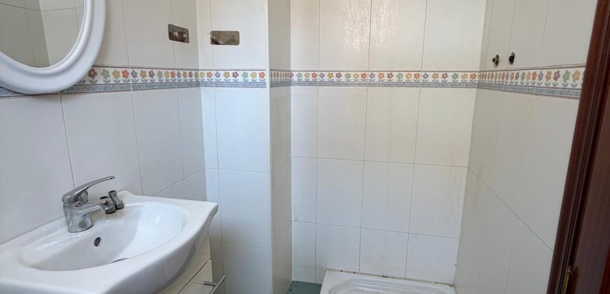 ADOSADO CON GARAJE
