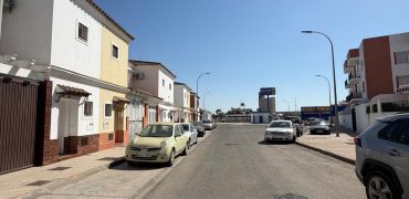 ADOSADO CON GARAJE