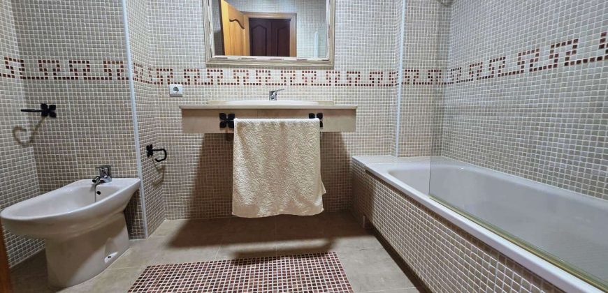 Chalet pareado – Bormujos