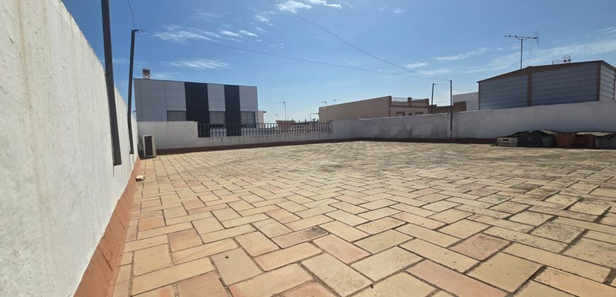 Casa en esquina – Bormujos