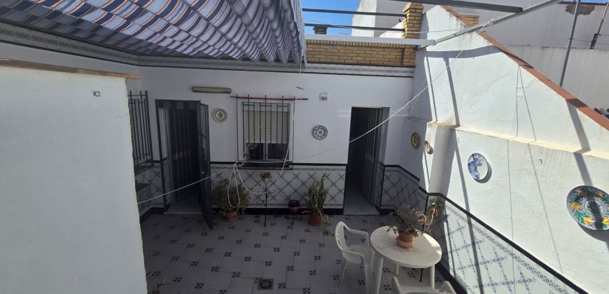 Casa en esquina – Bormujos