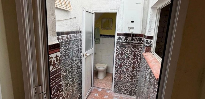 Oportunidad de Casa de Dos Plantas con Azotea y Trastero en Excelente Ubicación!