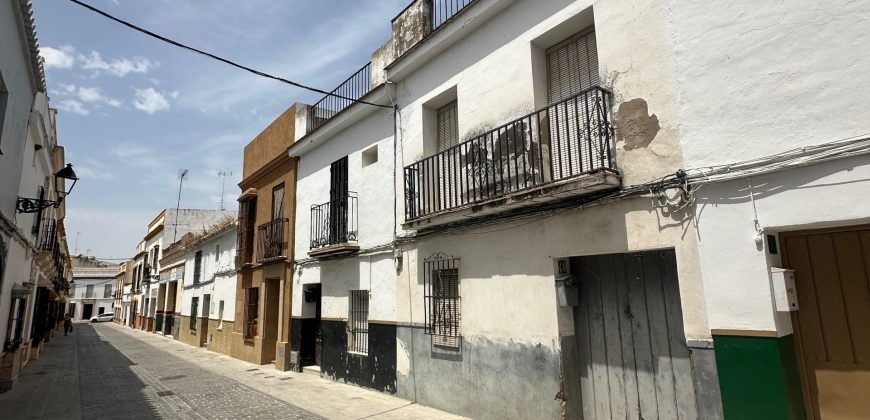 CASA CÉNTRICA PARA DERRIBO