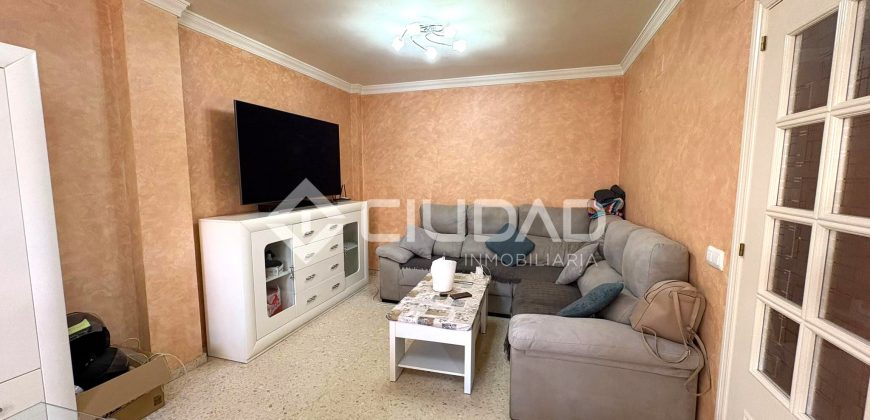 Adosado con patio en Pino Alto