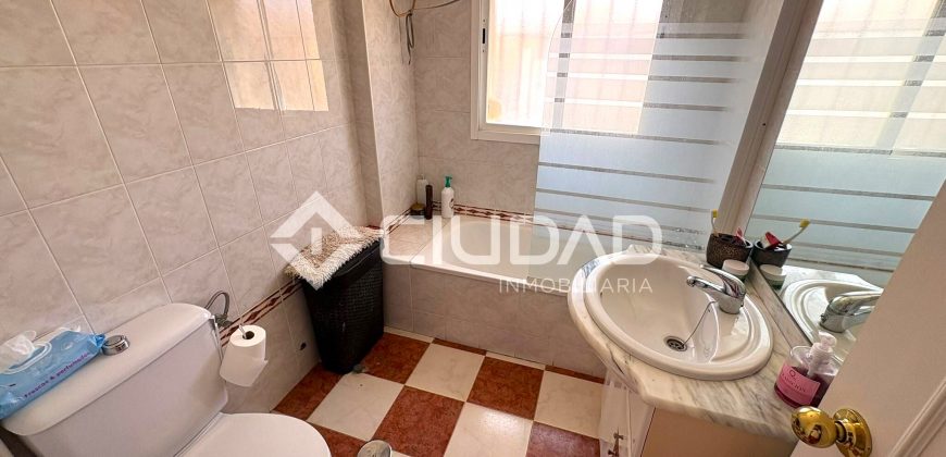 Adosado con patio en Pino Alto