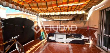 Adosado con patio en Pino Alto
