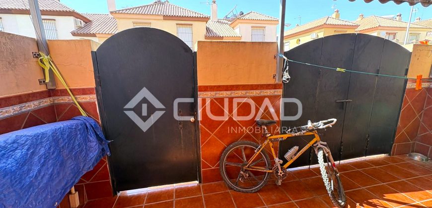 Adosado con patio en Pino Alto