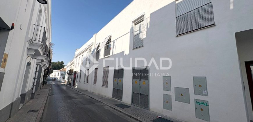 Piso con PATIO Y GARAJE de reciente construcción