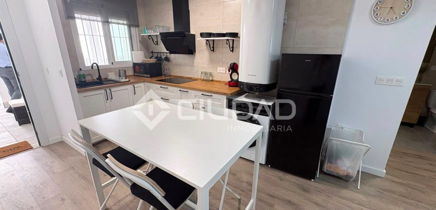 Piso con PATIO Y GARAJE de reciente construcción
