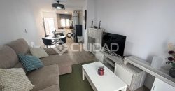 Piso con PATIO Y GARAJE de reciente construcción