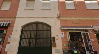 PISO BAJO DE 3 HABITACIONES