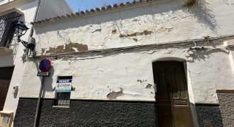 CASA PARA DERRIBO EN BARRIO SAN MIGUEL