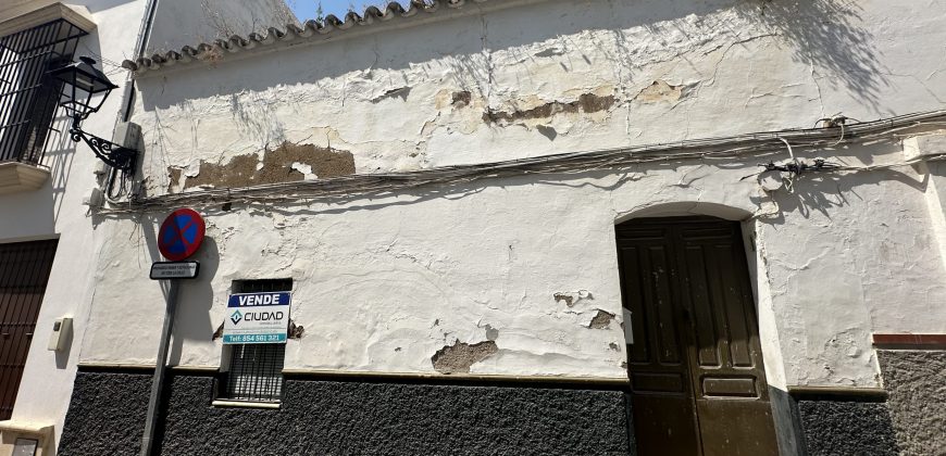 CASA PARA DERRIBO EN BARRIO SAN MIGUEL
