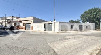 En venta Nave en esquina con terreno urbano en El Berral – Trebujena