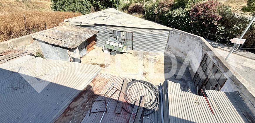 En venta Nave en esquina con terreno urbano en El Berral – Trebujena