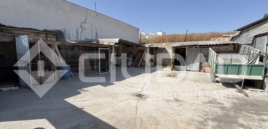 En venta Nave en esquina con terreno urbano en El Berral – Trebujena